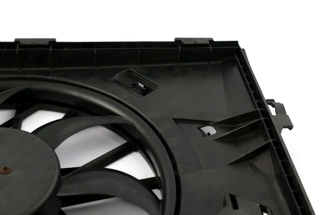 BMW E87 E90 Radiator Fan Housing Coolant Unit Diesel 7801993 - SKU 7788905-2 - Part number 7788905