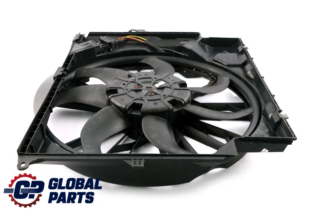 Radiatore Ventola Raffreddamento Motore Benzina 600W per BMW E87 E90 E91 con numero di parte 7788907 BMW E87 E90 E91 Radiatore Ventola Raffreddamento Motore Benzina 600W - SKU 7788907 - Numero di parte 7788907