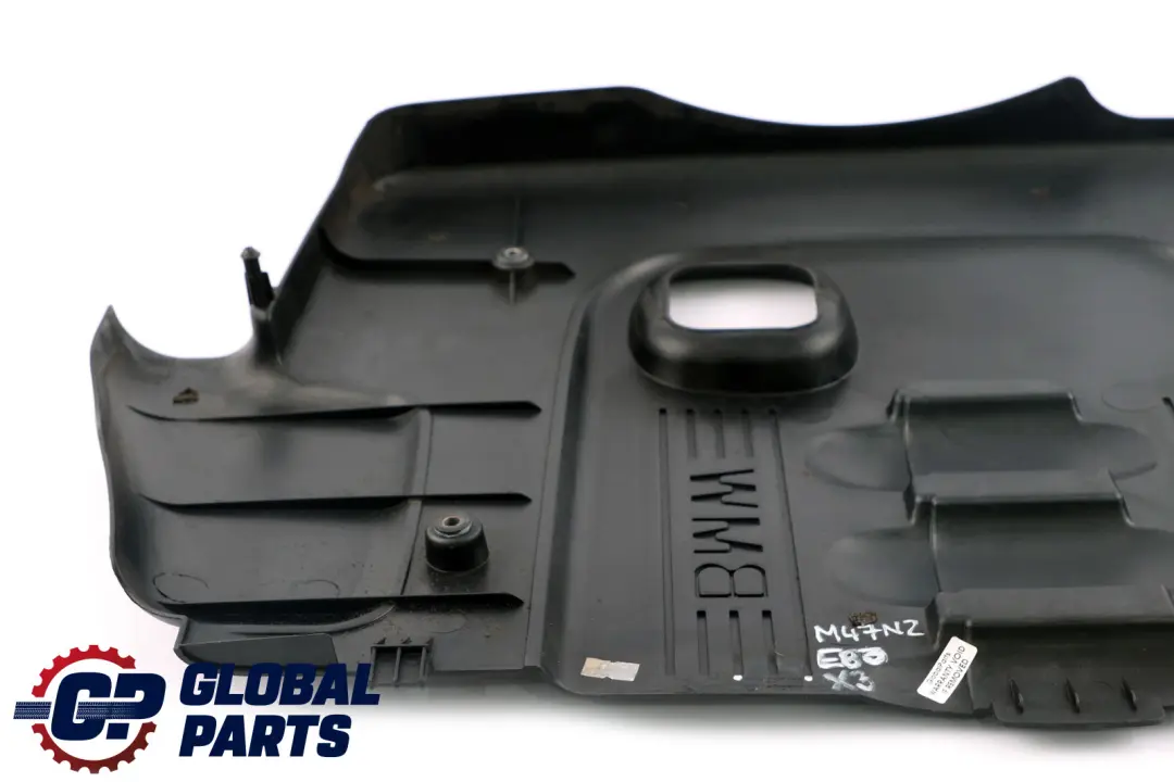 M47N2 Motore Diesel Copertura Acustica per BMW X3 E60 E61 E83 con numero di parte 7789000 BMW X3 E60 E61 E83 M47N2 Motore Diesel Copertura Acustica - SKU 7789000 - Numero di parte 7789000