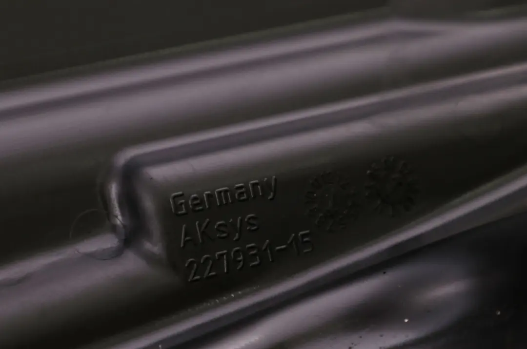 BMW E90 E92 325d 330d Diesel M57N2 Osłona Silnika - SKU 7789770 - Numer Części 7789770