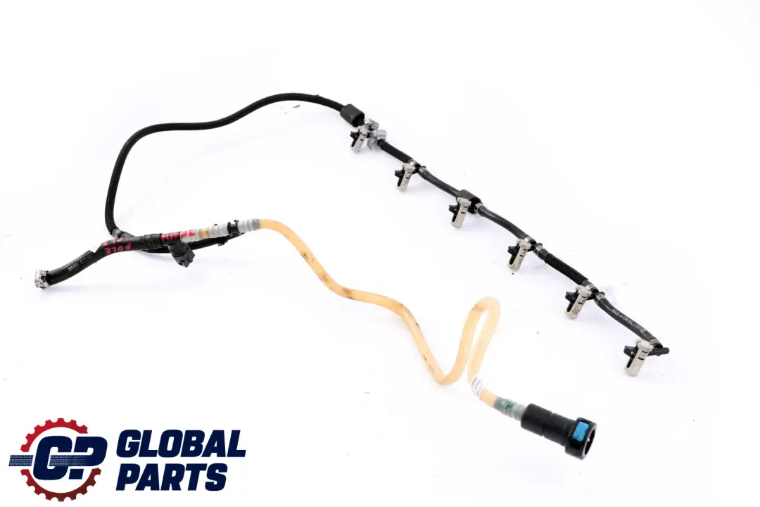 M57N2 Tubo de alimentación de combustible para BMW 3 E90 E91 E92 E93 330d con número de pieza 8514451 BMW 3 E90 E91 E92 E93 330d M57N2 Tubo de alimentación de combustible - SKU 7789775 - Número de pieza 8514451