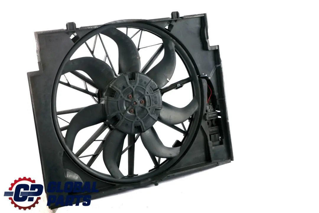 Ventilateur de radiateur 400W Diesel pour BMW E60 E61 LCI à propos du numéro de pièce 7789824 BMW E60 E61 LCI Ventilateur de radiateur 400W Diesel - SKU 7789824 - Numéro de pièce 7789824