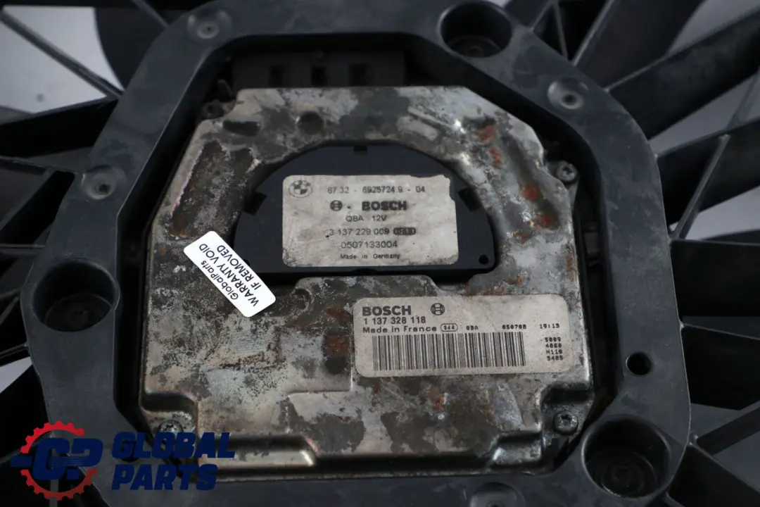 400W Wentylator Chłodnicy do BMW E60 E61 LCI o numerze 7789824 BMW E60 E61 LCI 400W Wentylator Chłodnicy - SKU 7789824 - Numer Części 7789824