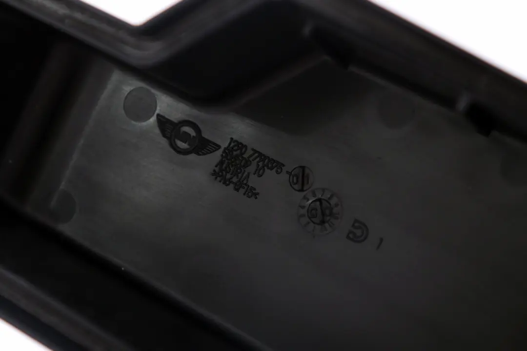 W17 Control Unit Electronic Box Housing E-Box to Mini R50 One D Diesel with Part number 7790375 Mini R50 One D Diesel W17 Control Unit Electronic Box Housing E-Box - SKU 7790375 - Part number 7790375