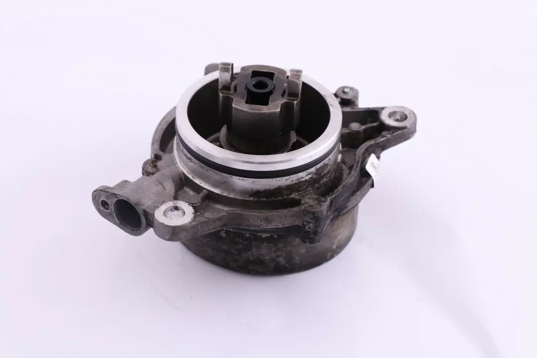 Vacuum Pump BMW E60 E61 E65 E87 E90 Diesel Engine Brake Vacuum Unit to with Part number 7791232 Vacuum Pump BMW E60 E61 E65 E87 E90 Diesel Engine Brake Vacuum Unit - SKU 7791232 - Part number 7791232