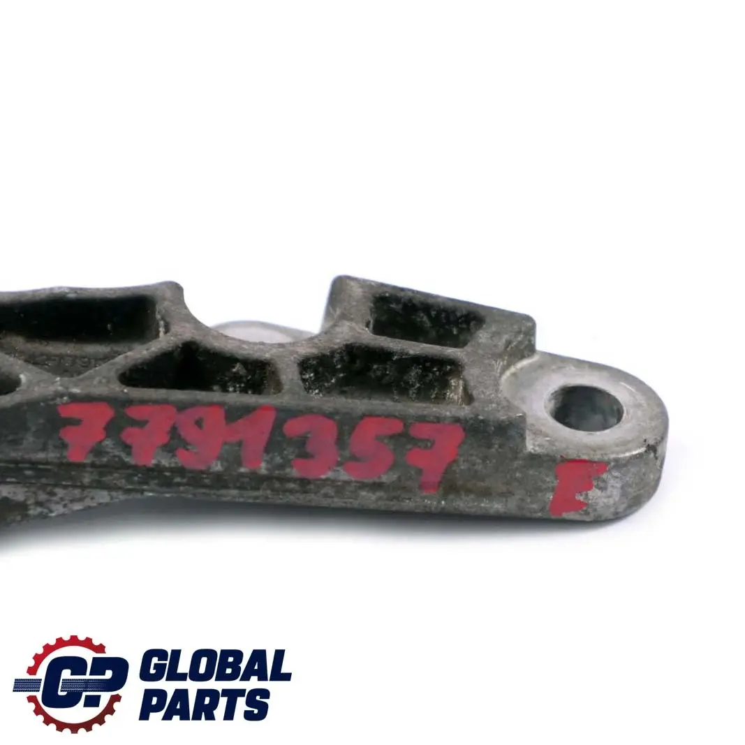 W17 Supporto Staffa Anteriore Pompa Servosterzo per Mini R50 One D con numero di parte 7791357 Mini R50 One D W17 Supporto Staffa Anteriore Pompa Servosterzo - SKU 7791357 - Numero di parte 7791357