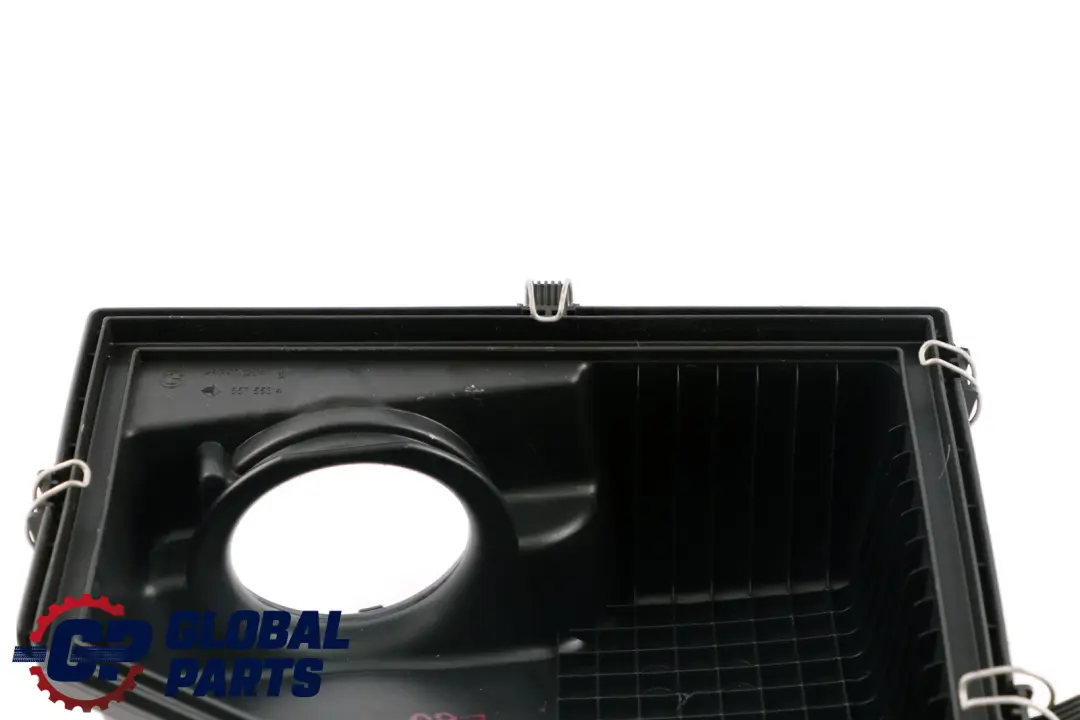 Bo?te a filtre a air admission couvercle superieur pour BMW E60 E61 E63 LCI à propos du numéro de pièce 7792416 BMW E60 E61 E63 LCI Bo?te a filtre a air admission couvercle superieur - SKU 7792416-1 - Numéro de pièce 7792416