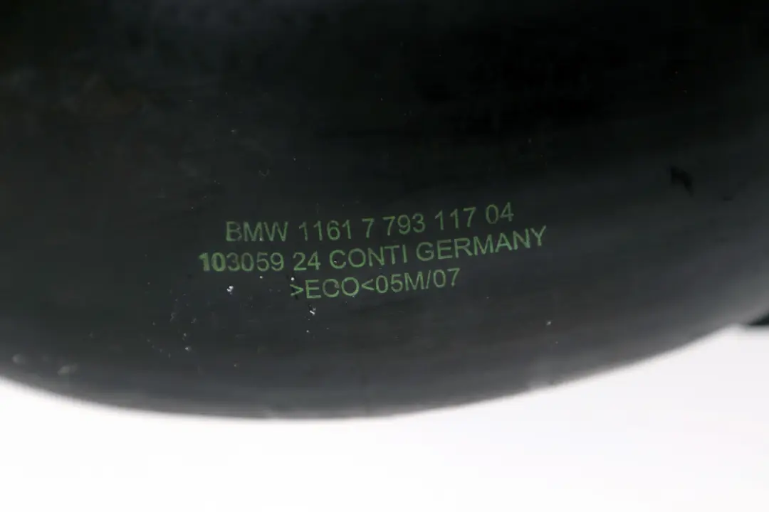 M57N2 Przewód Rura Powietrza Intercoolera Turbo do BMW E90 E91 o numerze 7793117 BMW E90 E91 M57N2 Przewód Rura Powietrza Intercoolera Turbo - SKU 7793117 - Numer Części 7793117
