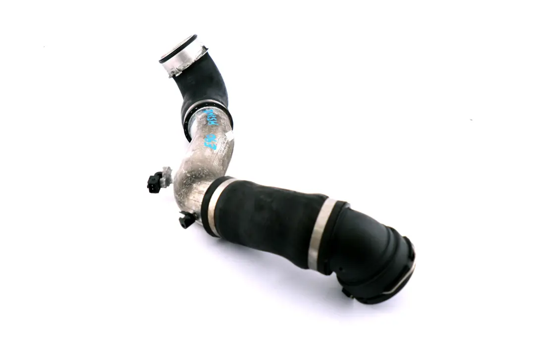 M57N2 Przewód Rura Powietrza Intercoolera Turbo do BMW E90 E91 o numerze 7793117 BMW E90 E91 M57N2 Przewód Rura Powietrza Intercoolera Turbo - SKU 7793117 - Numer Części 7793117
