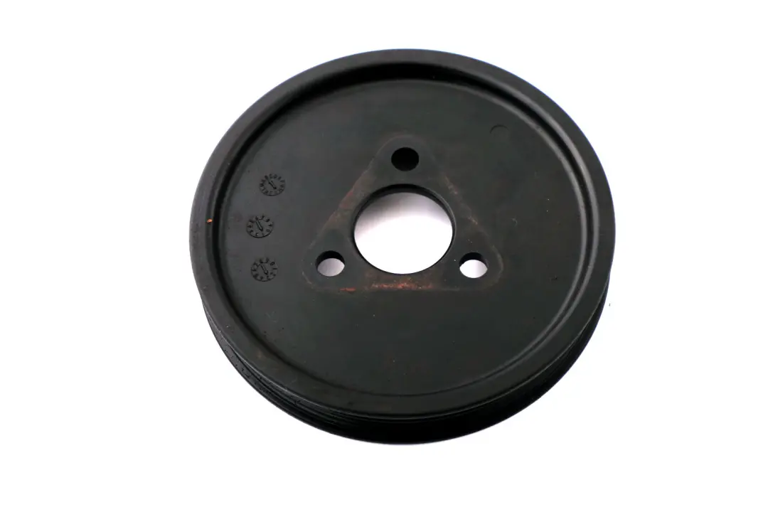 M57N2 Puleggia Pompa Servosterzo per BMW Serie 3 E90 E91 E92 Diesel con numero di parte 7793983 BMW Serie 3 E90 E91 E92 Diesel M57N2 Puleggia Pompa Servosterzo - SKU 7793983 - Numero di parte 7793983