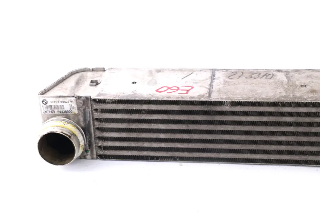 Radiador Enfriador De aire De carga Intercooler para BMW E60 E61 LCI Diesel con número de pieza 7795823 BMW E60 E61 LCI Diesel Radiador Enfriador De aire De carga Intercooler - SKU 7795823 - Número de pieza 7795823