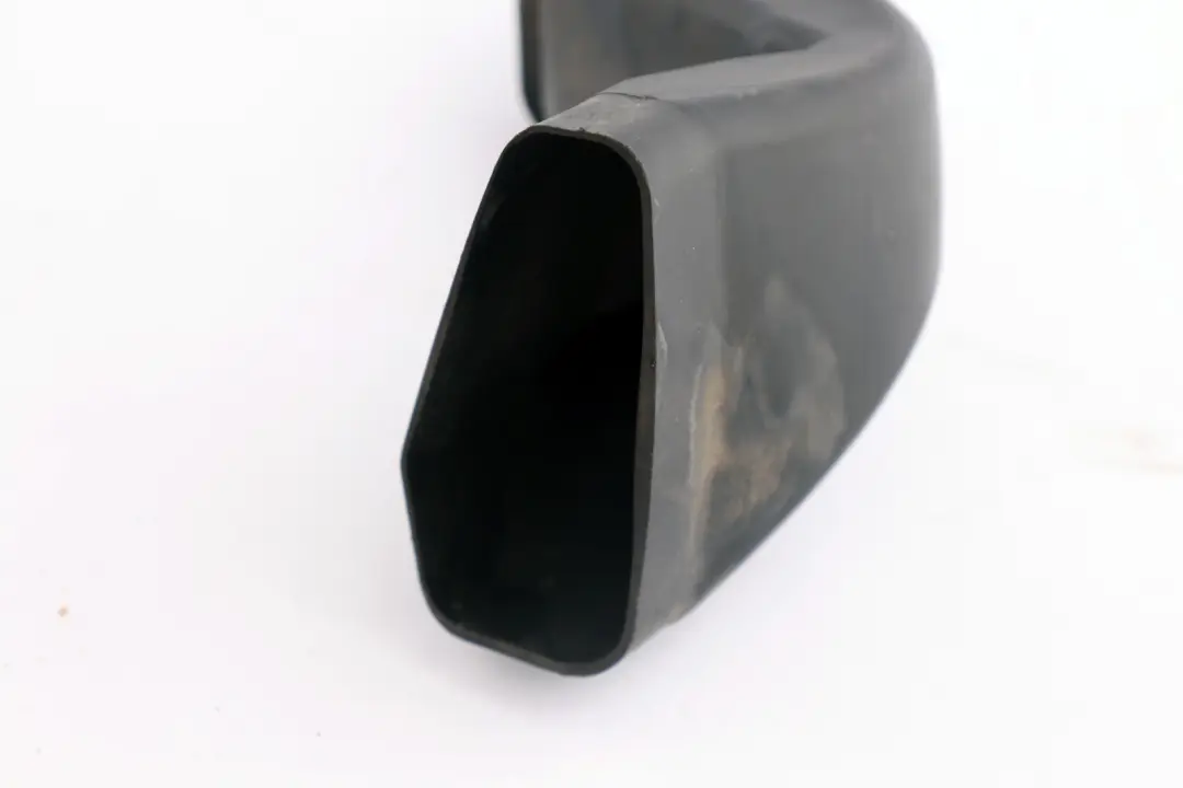 N47 Duct Aria Misuratore Massa D'Aria Calda per BMW E81 E82 E87 LCI Diesel con numero di parte 7797466 BMW E81 E82 E87 LCI Diesel N47 Duct Aria Misuratore Massa D'Aria Calda - SKU 7797466 - Numero di parte 7797466