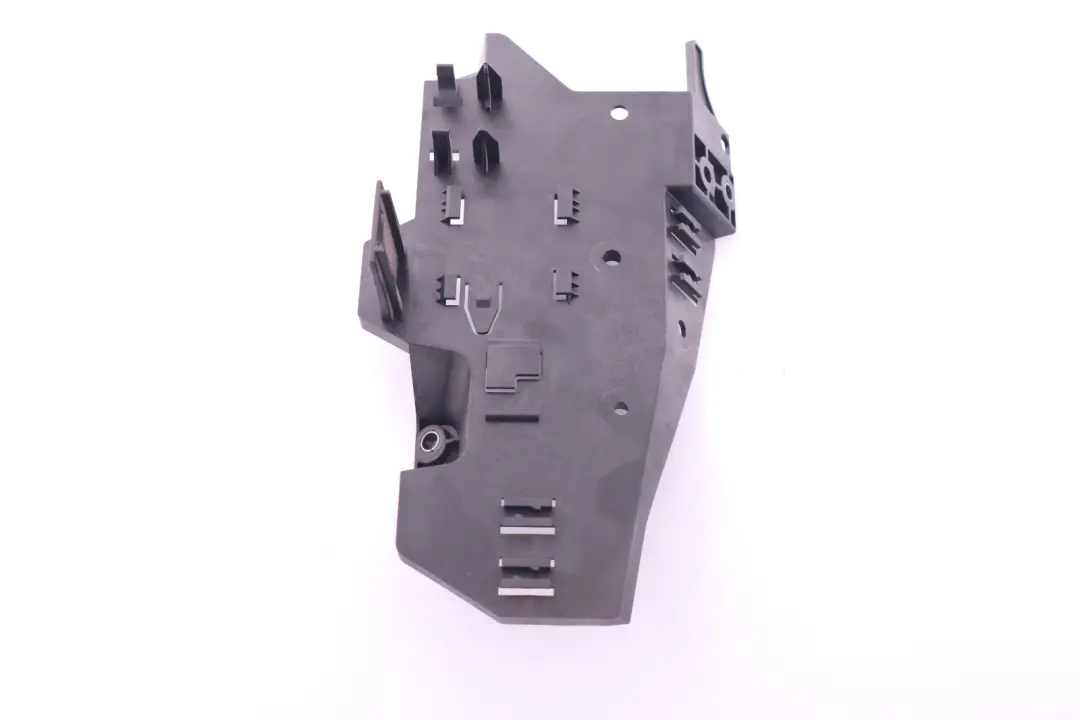 Bracket F.Sensor Engine Wiring to BMW 1 3 5 Series E60N E81 E87N E90 E91 E92 E93 with Part number 7797518 BMW 1 3 5 Series E60N E81 E87N E90 E91 E92 E93 Bracket F.Sensor Engine Wiring - SKU 7797518 - Part number 7797518