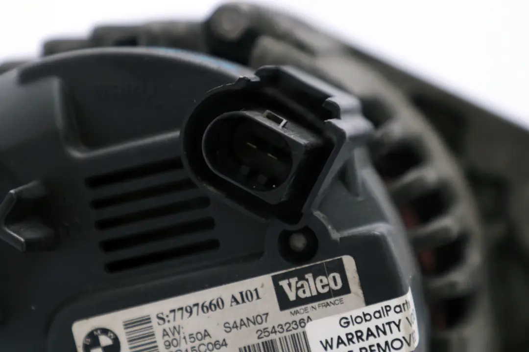 Alternateur BMW X3 E46 X5 E53 E85 Diesel Générateur 150A pour à propos du numéro de pièce 7797660 Alternateur BMW X3 E46 X5 E53 E85 Diesel Générateur 150A - SKU 7797660 - Numéro de pièce 7797660