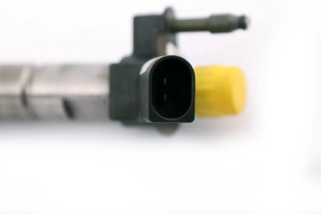 N47 Injector to BMW E81 E87 LCI E90 E91 120d 320d 520d Diesel with Part number 7797877 BMW E81 E87 LCI E90 E91 120d 320d 520d Diesel N47 Injector - SKU 7797877 - Part number 7797877