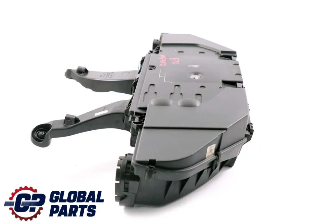 3.0sd M57N2 Intake Silencer Air Filter Muffler Box Housing pour BMW X5 E70 à propos du numéro de pièce 7798340 BMW X5 E70 3.0sd M57N2 Intake Silencer Air Filter Muffler Box Housing - SKU 7798340 - Numéro de pièce 7798340