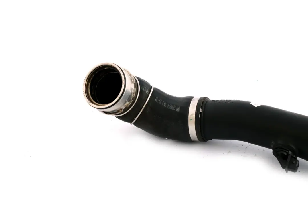 M57N2 Conduite a Air de Charge Refroidisseur D'Air Tuyau pour BMW E90 E91 E92 à propos du numéro de pièce 7798440 BMW E90 E91 E92 M57N2 Conduite a Air de Charge Refroidisseur D'Air Tuyau - SKU 7798440 - Numéro de pièce 7798440