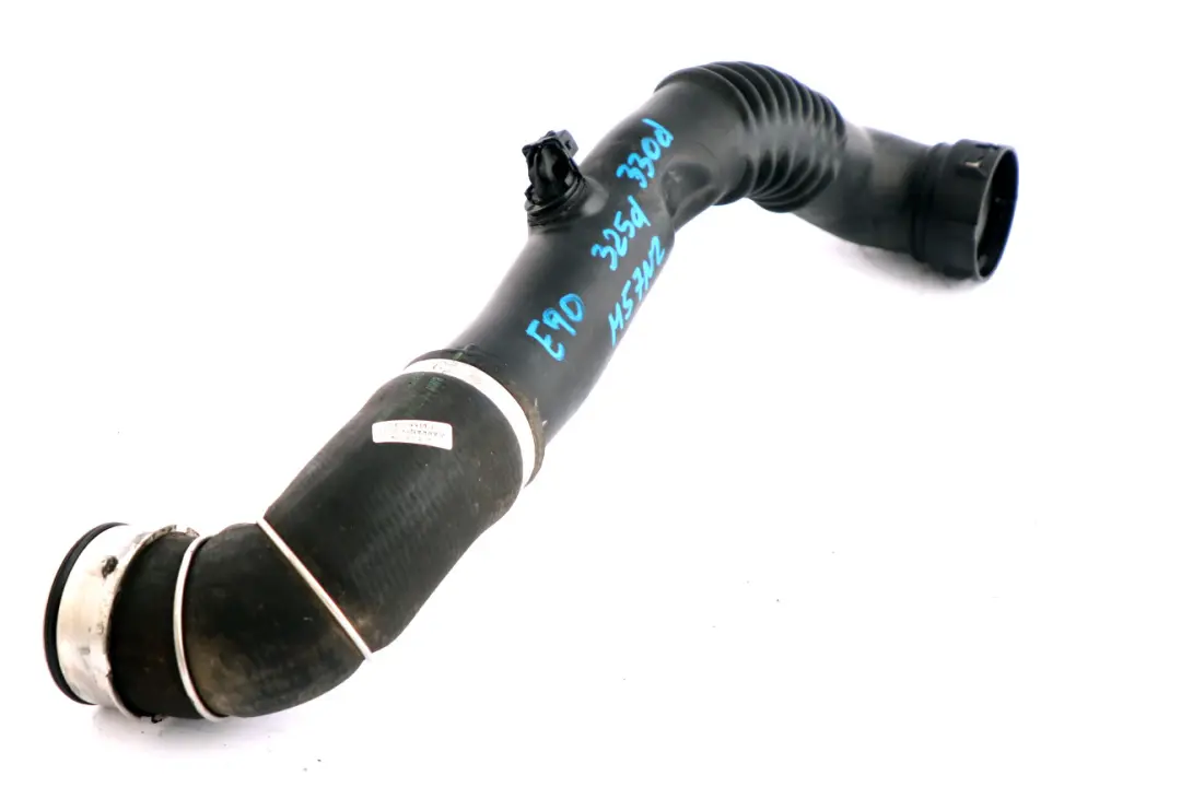M57N2 Conduite a Air de Charge Refroidisseur D'Air Tuyau pour BMW E90 E91 E92 à propos du numéro de pièce 7798440 BMW E90 E91 E92 M57N2 Conduite a Air de Charge Refroidisseur D'Air Tuyau - SKU 7798440 - Numéro de pièce 7798440