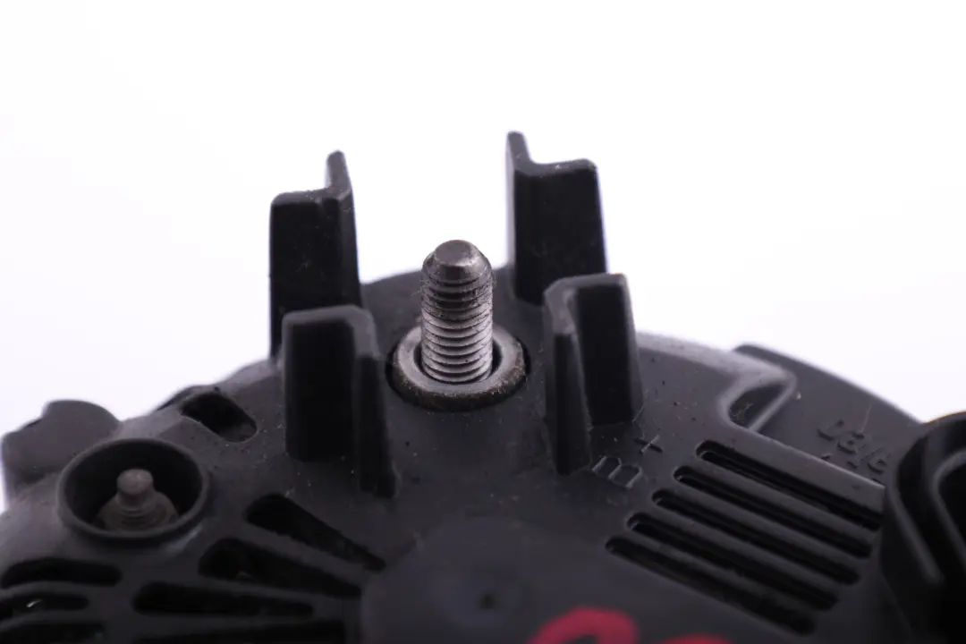 Alternator Generator VALEO 170A to BMW 3 5 7 er E90 E60 E61 E63 E64 E65 E83 LCI with Part number 7799204 BMW 3 5 7 er E90 E60 E61 E63 E64 E65 E83 LCI Alternator Generator VALEO 170A - SKU 7799204 - Part number 7799204