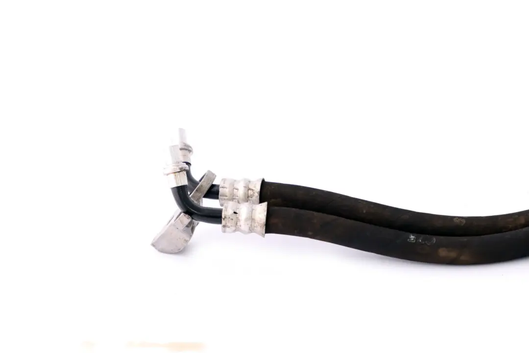 Tubo enfriamiento caja cambios Entrada Salida para BMW E60 E61 LCI con número de pieza 7799213 BMW E60 E61 LCI Tubo enfriamiento caja cambios Entrada Salida - SKU 7799213 - Número de pieza 7799213