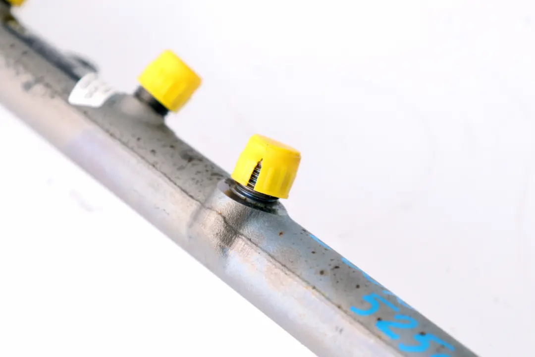 Pressure Rail Accumulator to BMW 3 5 Series E60 E61 LCI E90 E91 E92 Fuel with Part number 7799610 BMW 3 5 Series E60 E61 LCI E90 E91 E92 Fuel Pressure Rail Accumulator - SKU 7799610 - Part number 7799610