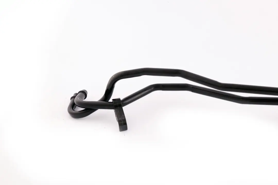 BMW E60 E61 LCI 520d N47 Tuyau d'entree du Refroidisseur d'huile - SKU 7799752 - Numéro de pièce 7799752
