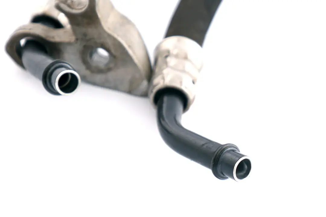 BMW E60 E61 LCI 520d N47 Enfriador Aceite Tubo Manguera Entrada - SKU 7799752 - Número de pieza 7799752
