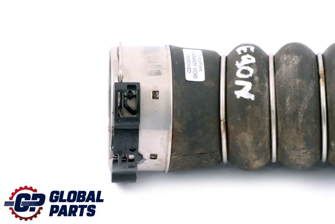 N57 Tubo Sovralimentazione Aria Intercooler per BMW E90 E91 LCI E92 con numero di parte 7800142 BMW E90 E91 LCI E92 N57 Tubo Sovralimentazione Aria Intercooler - SKU 7800142 - Numero di parte 7800142