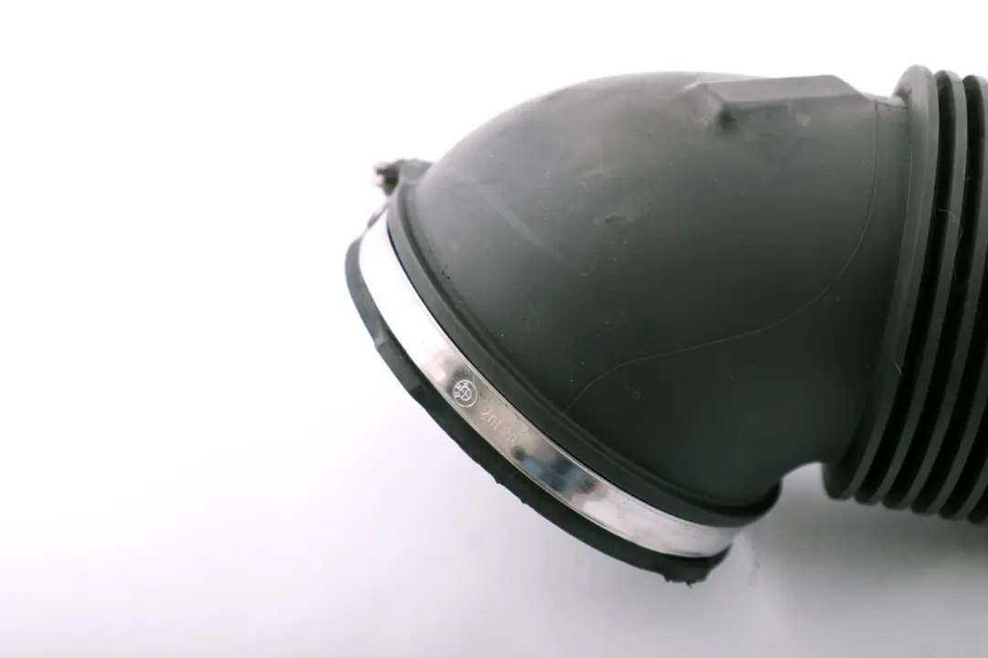 Rura przewód powietrza do BMW E60 LCI E61 LCI o numerze 7801547 BMW E60 LCI E61 LCI Rura przewód powietrza - SKU 7801547-1 - Numer Części 7801547
