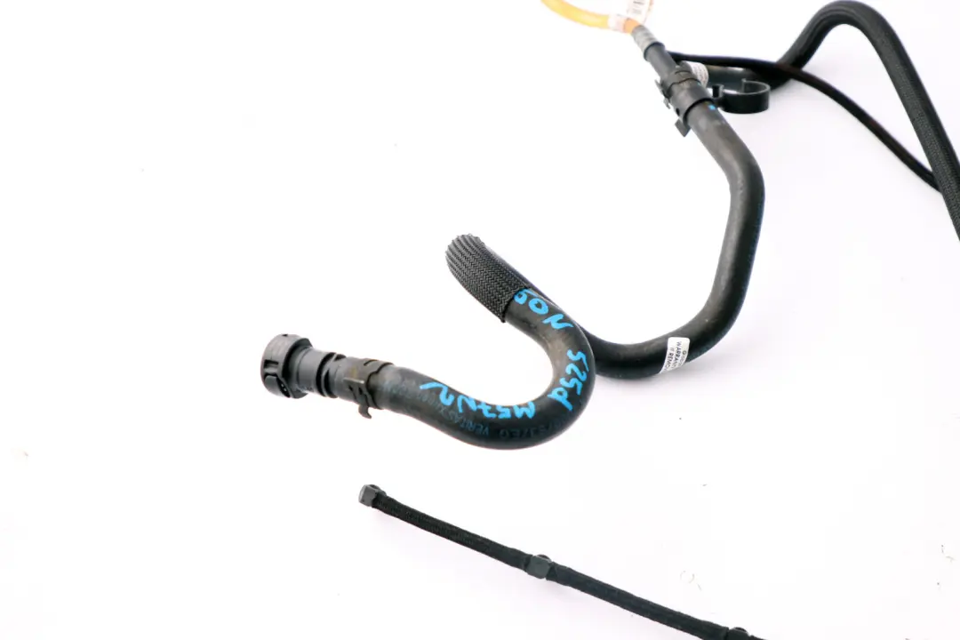 M57N2 Fuel Return Line to BMW E60 E61 LCI 525d Diesel with Part number 7801588 BMW E60 E61 LCI 525d Diesel M57N2 Fuel Return Line - SKU 7801588 - Part number 7801588