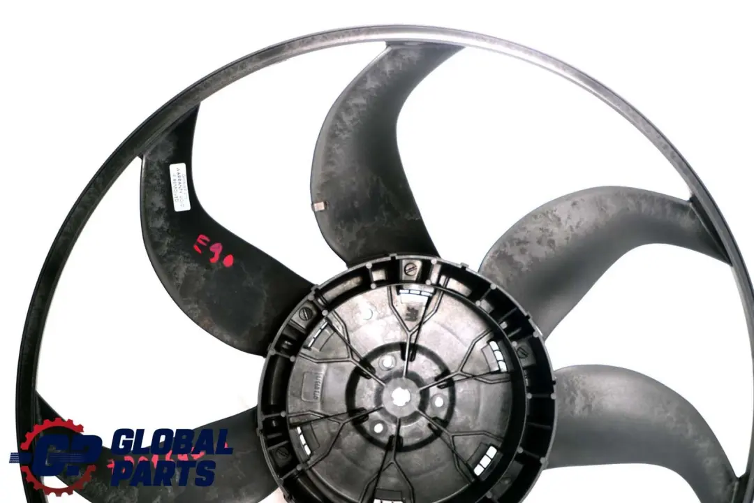Motore Raffreddamento Radiatore Fan 600W per BMW E87 E90 Diesel con numero di parte 7801647 BMW E87 E90 Diesel Motore Raffreddamento Radiatore Fan 600W - SKU 7801647-4 - Numero di parte 7801647