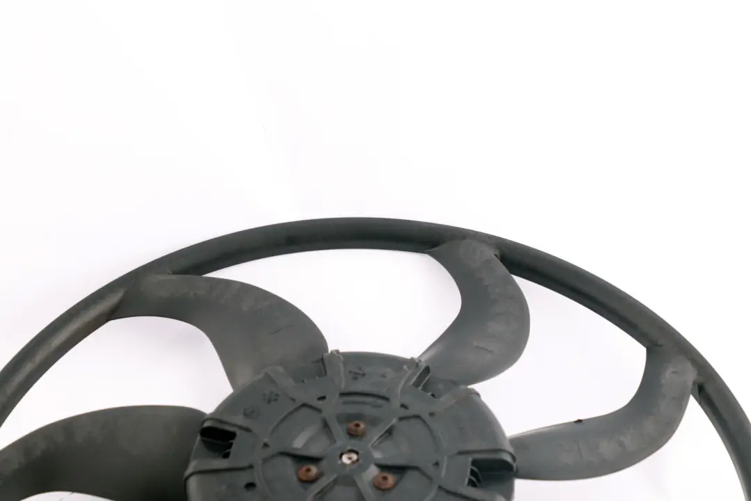 Radiator Fan 600W 6925724 to BMW E60 E61 Diesel with Part number 7801657 BMW E60 E61 Diesel Radiator Fan 600W 6925724 - SKU 7801657-1 - Part number 7801657