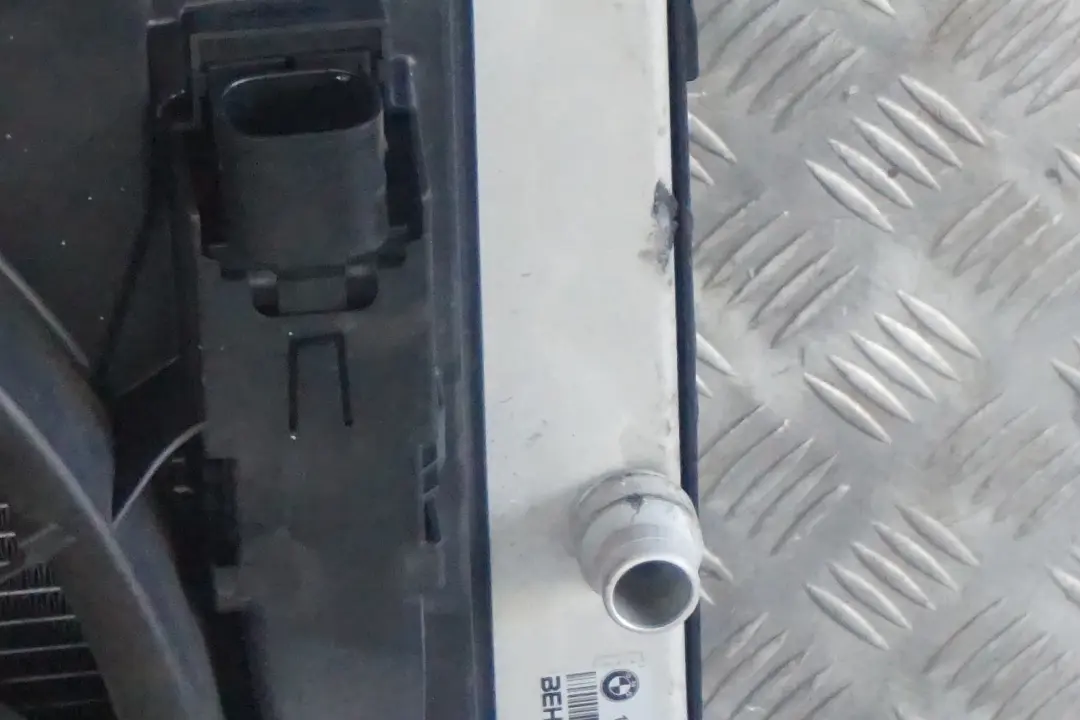 Complete Radiator Fan Housing 600W to BMW 5 Series E60 E61 520d 525d 530d Diesel with Part number 7801657 BMW 5 Series E60 E61 520d 525d 530d Diesel Complete Radiator Fan Housing 600W - SKU 7801657-2 - Part number 7801657