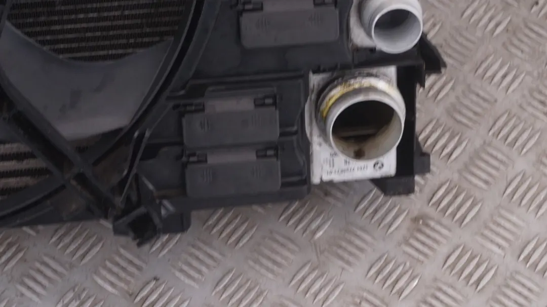 BMW 5 er E60 E61 Diesel Komplett Lüfterzarge Lüfter 600W - SKU 7801657 - Teilenummer 7801657