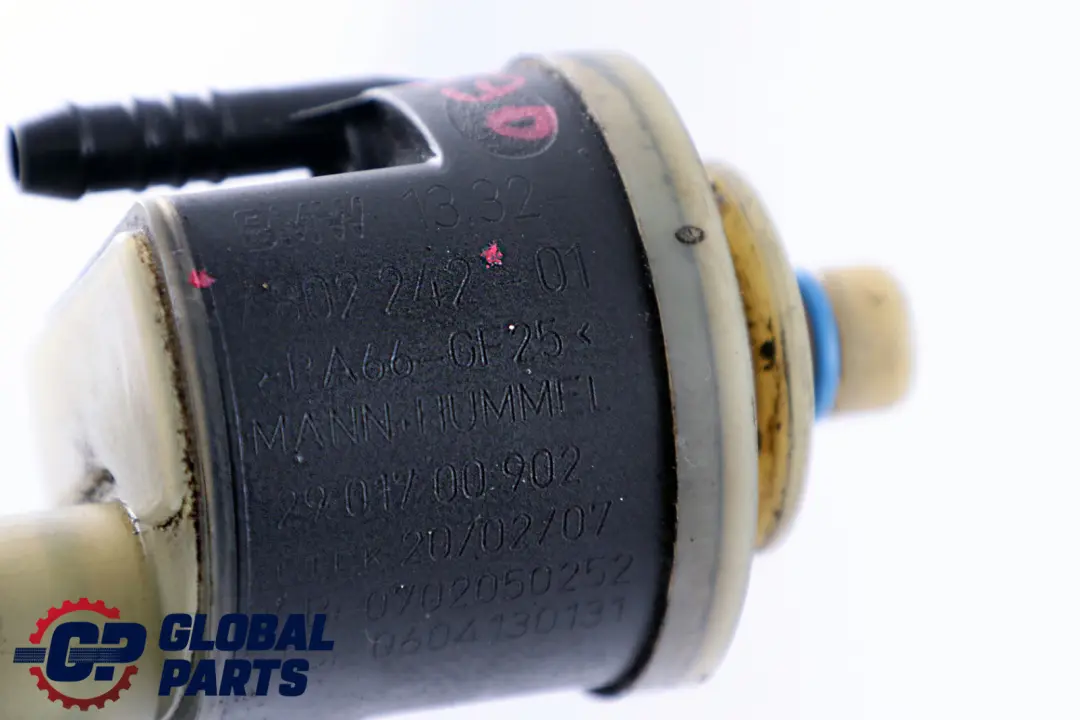 Filtro Carburante Con Riscaldamento 3 Pin per BMW E90 E91 E92 LCI E93 con numero di parte 7802242 BMW E90 E91 E92 LCI E93 Filtro Carburante Con Riscaldamento 3 Pin - SKU 7802242 - Numero di parte 7802242