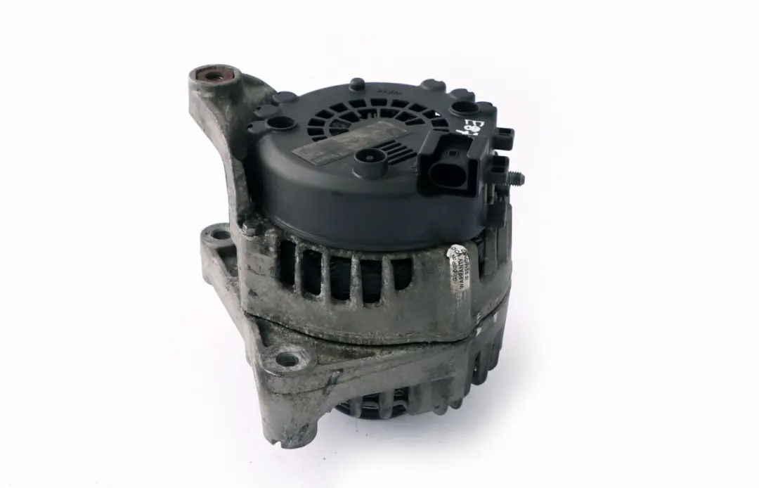 N47 Alternator 180A Valeo do BMW E60 E81 E87 E90 o numerze 7802261 BMW E60 E81 E87 E90 N47 Alternator 180A Valeo - SKU 7802261 - Numer Części 7802261