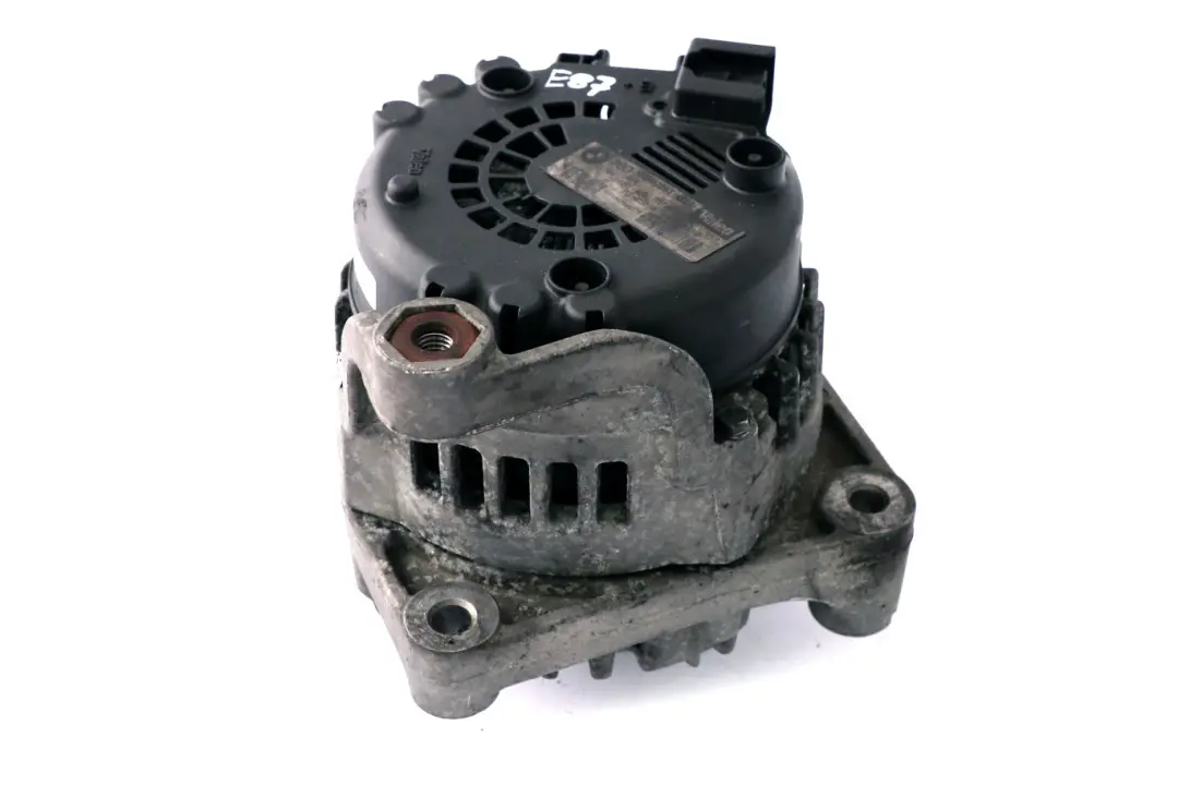 Alternatore Generatore Valeo 180A N47 per BMW E60 E61 E81 E87 E90 con numero di parte 7802261 BMW E60 E61 E81 E87 E90 Alternatore Generatore Valeo 180A N47 - SKU 7802261 - Numero di parte 7802261