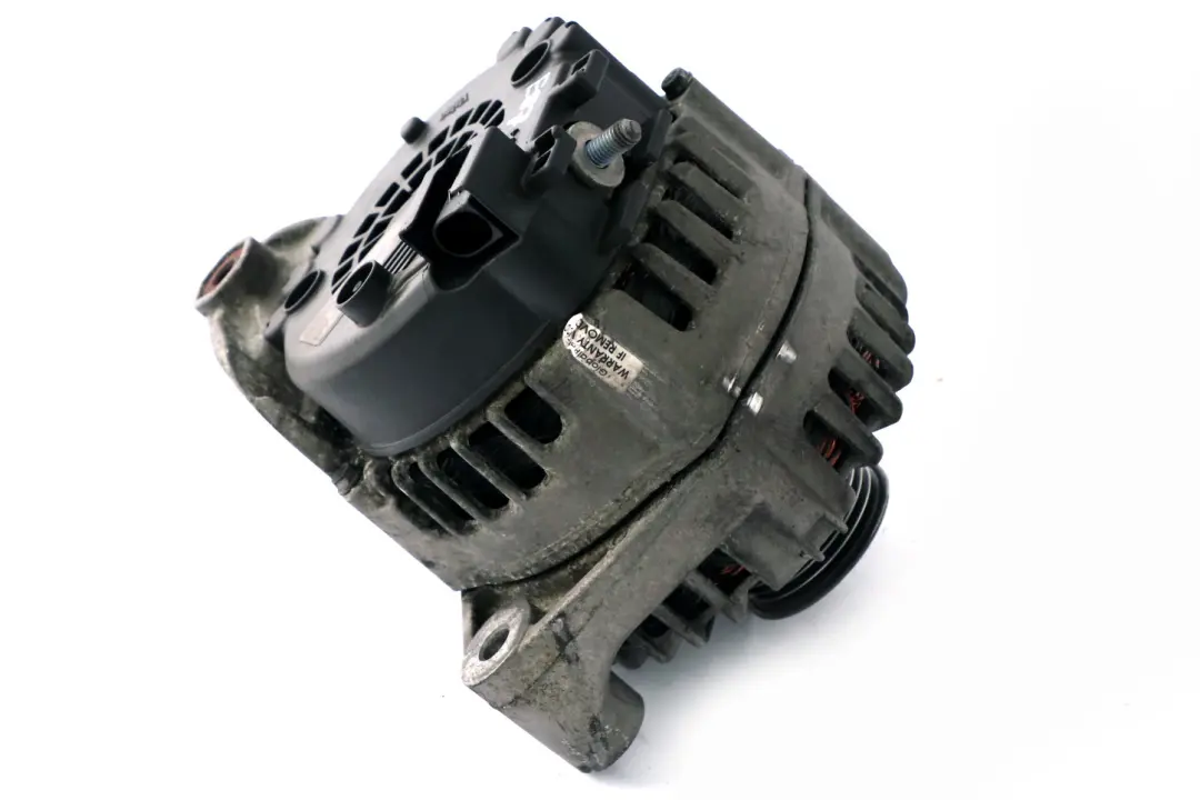 N47 Alternator 180A Valeo do BMW E60 E81 E87 E90 o numerze 7802261 BMW E60 E81 E87 E90 N47 Alternator 180A Valeo - SKU 7802261 - Numer Części 7802261