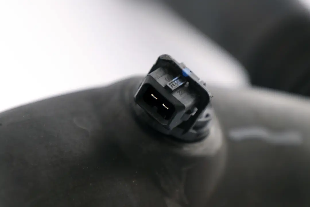 N47 520d Tuyau la ligne de charge d'air de l'intercooler pour BMW E60 E61 LCI à propos du numéro de pièce 7803748 BMW E60 E61 LCI N47 520d Tuyau la ligne de charge d'air de l'intercooler - SKU 7803748 - Numéro de pièce 7803748