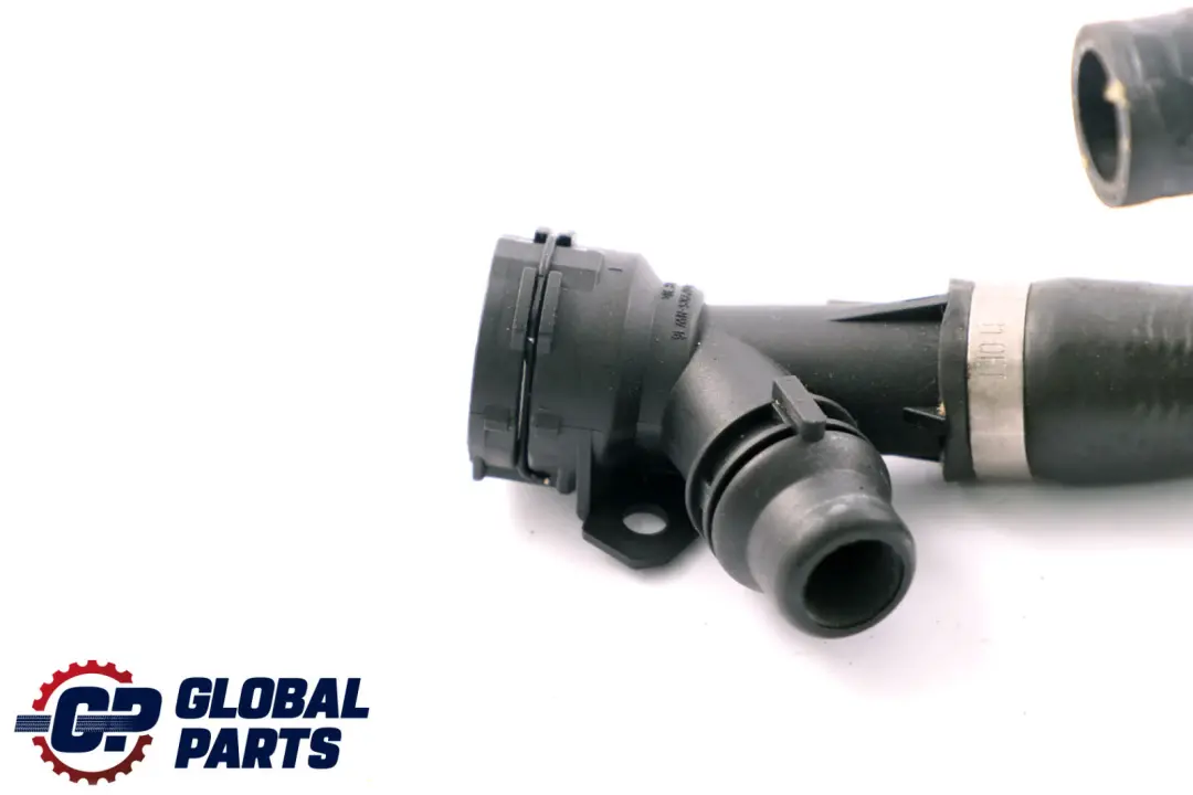 Tuyau De Refroidissement Du Moteur Échangeur De Chaleur pour BMW E60 E90 E91 à propos du numéro de pièce 7805359 BMW E60 E90 E91 Tuyau De Refroidissement Du Moteur Échangeur De Chaleur - SKU 7805359 - Numéro de pièce 7805359