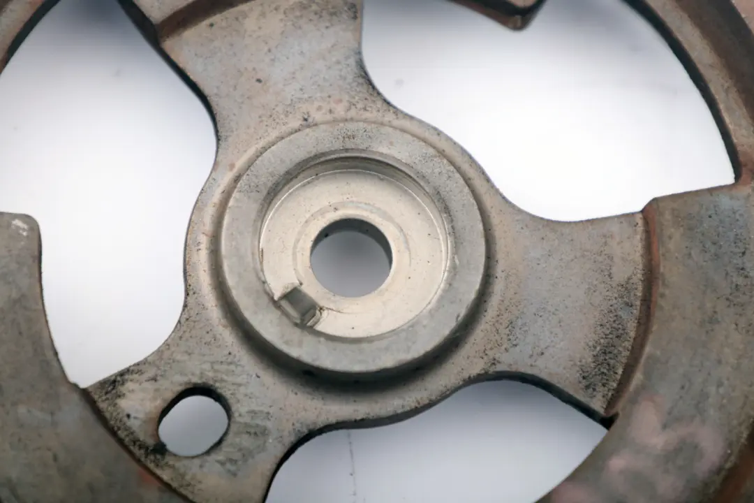 Screw With Flange Valve Train to Mini Cooper D W16 R55 R56 with Part number 7805959 Mini Cooper D W16 R55 R56 Screw With Flange Valve Train - SKU 7805959 - Part number 7805959