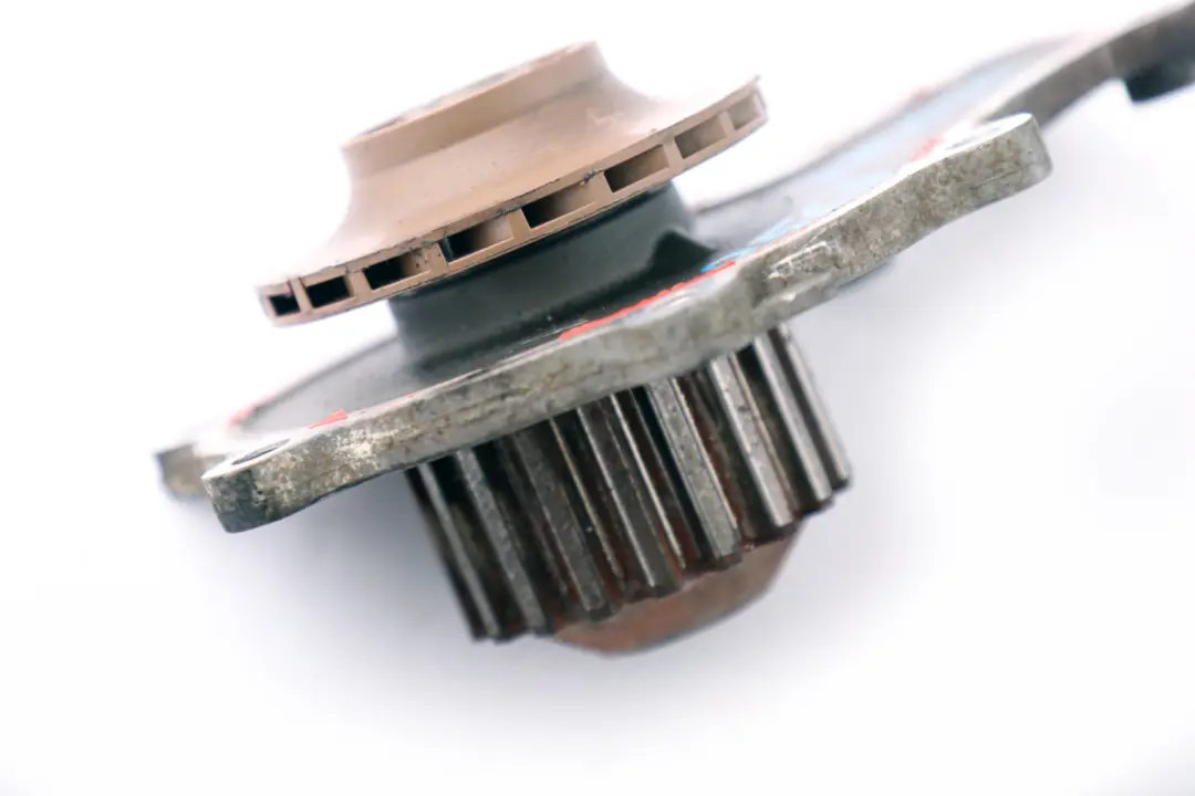 Bomba mecanica De agua refrigerante 267393 para Mini Cooper d R55 R56 W16 con número de pieza 7805992 Mini Cooper d R55 R56 W16 Bomba mecanica De agua refrigerante 267393 - SKU 7805992 - Número de pieza 7805992