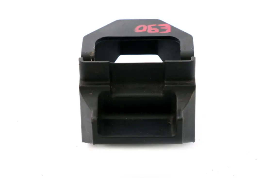 Radiator Holder Lower Mounting Support Bracket to BMW E81 E87 E90 E91 with Part number 7807184 BMW E81 E87 E90 E91 Radiator Holder Lower Mounting Support Bracket - SKU 7807184 - Part number 7807184