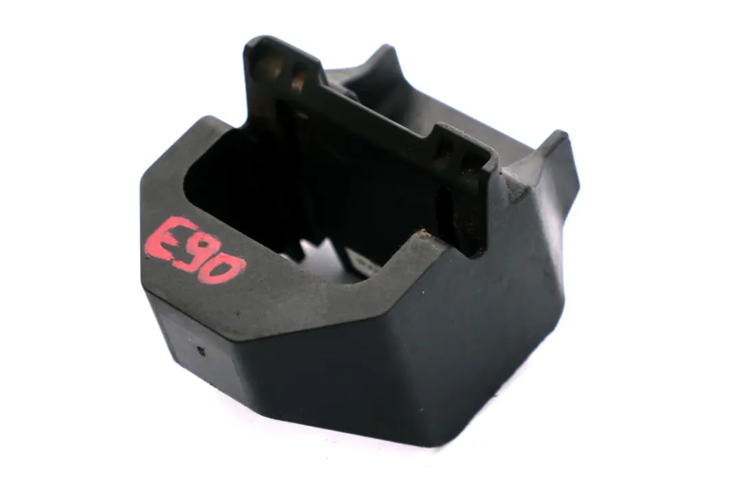 BMW E87 E90 E91 Mocowanie Uchwyt Chłodnicy Dolny - SKU 7807184 - Numer Części 7807184