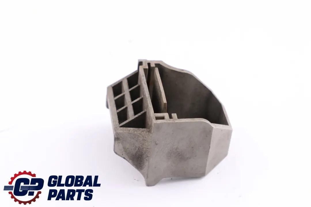 Halter Kühler Unten für BMW 1 3 er E81 E82 E87 E88 E92 E93 mit Teilenummer 7807186 BMW 1 3 er E81 E82 E87 E88 E92 E93 Halter Kühler Unten - SKU 7807186 - Teilenummer 7807186