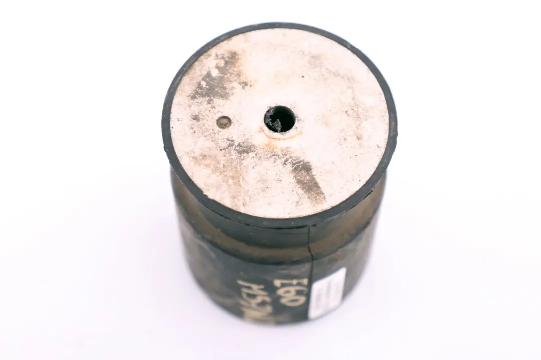 M57N2 Schwingungstilger 38 Hz 1810 per BMW E60 E61 con numero di parte 7808104 BMW E60 E61 M57N2 Schwingungstilger 38 Hz 1810 - SKU 7808104 - Numero di parte 7808104