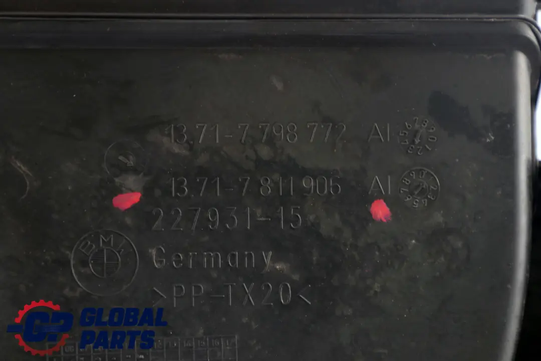 Kanał Wlot Kierownica Powietrza do BMW E90 E91 E92 LCI o numerze 7811906 BMW E90 E91 E92 LCI Kanał Wlot Kierownica Powietrza - SKU 7811906 - Numer Części 7811906