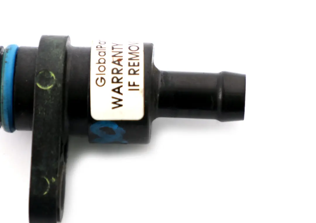 Rocker Cover Crank Casing Vent Valve to Mini R50 R52 R53 W10 W11 Engine with Part number 7829990 Mini R50 R52 R53 W10 W11 Engine Rocker Cover Crank Casing Vent Valve - SKU 7829990 - Part number 7829990