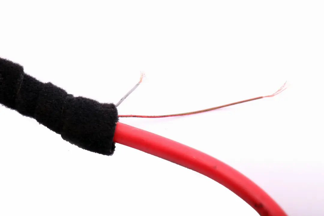 BMW 5 Series E60 Saloon M5 S85 Battery Cable Plus Pole Positive Battery - SKU 7835216 - Part number 7835216