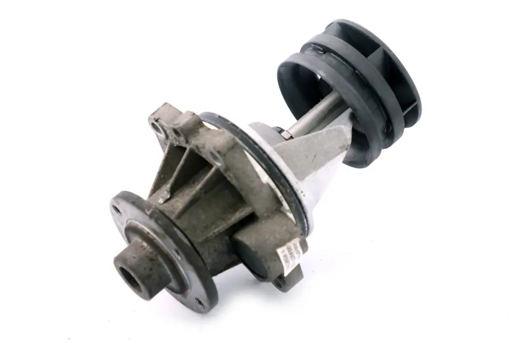 Pompe à eau mécanique pour BMW E60 M5 E63 E64 M6 E90 E92 E93 M3 à propos du numéro de pièce 7838201 BMW E60 M5 E63 E64 M6 E90 E92 E93 M3 Pompe à eau mécanique - SKU 7838201 - Numéro de pièce 7838201